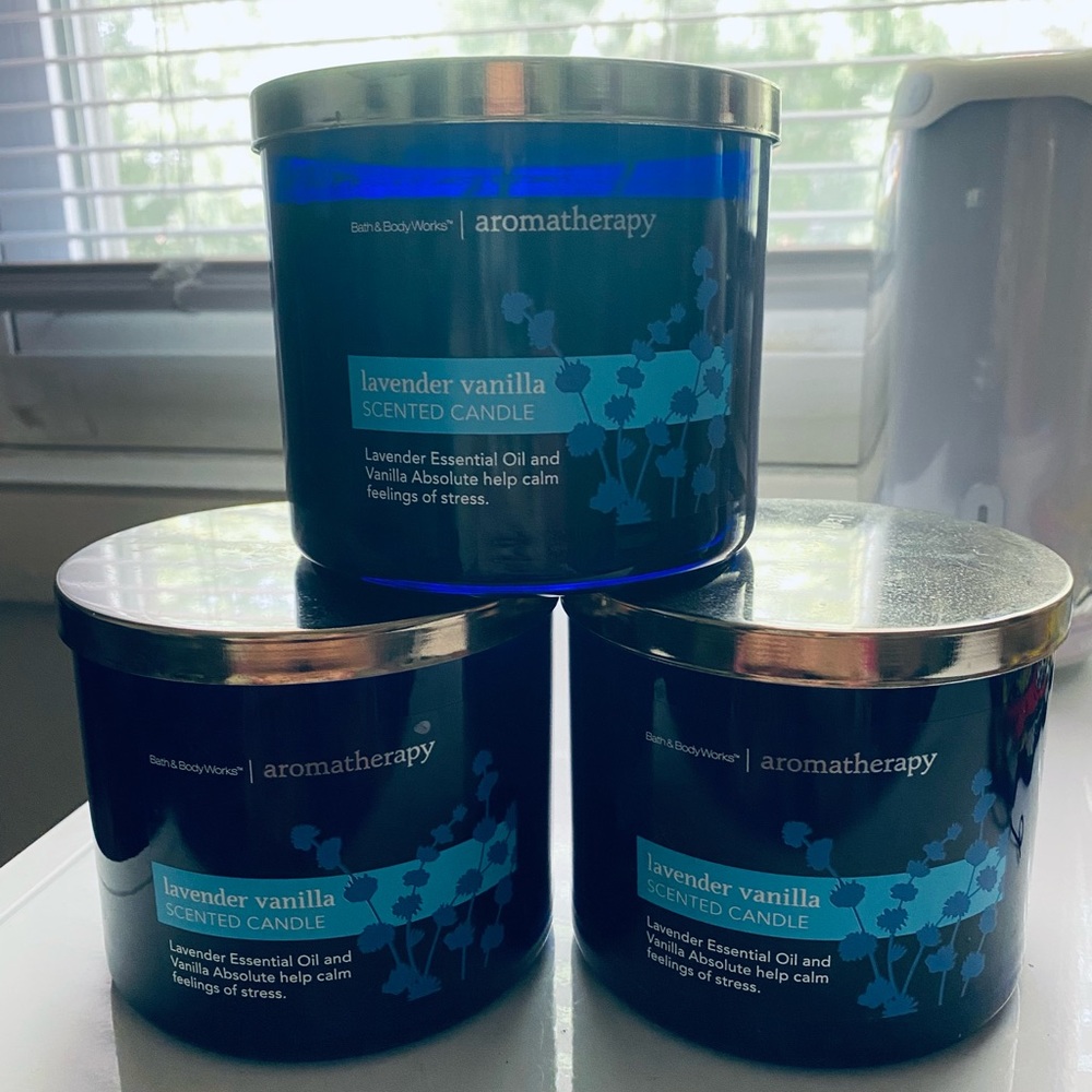 Bath and body works aromatherapy lavender vanilla candle set